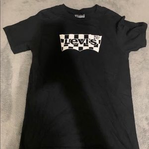 Levis Black t shirt